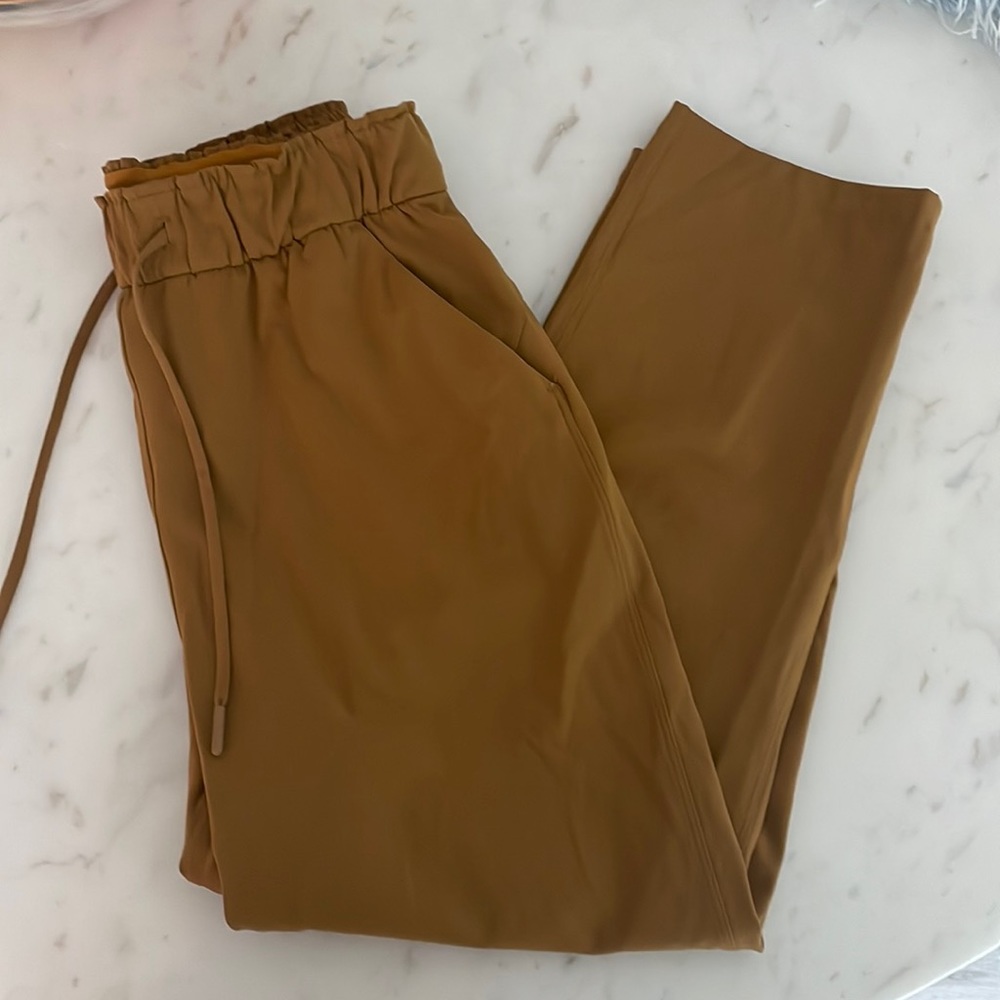 Lululemon khaki trousers with elastic waistband